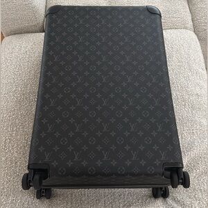 Louis Vuitton Horizon 70 Monogram Eclipse